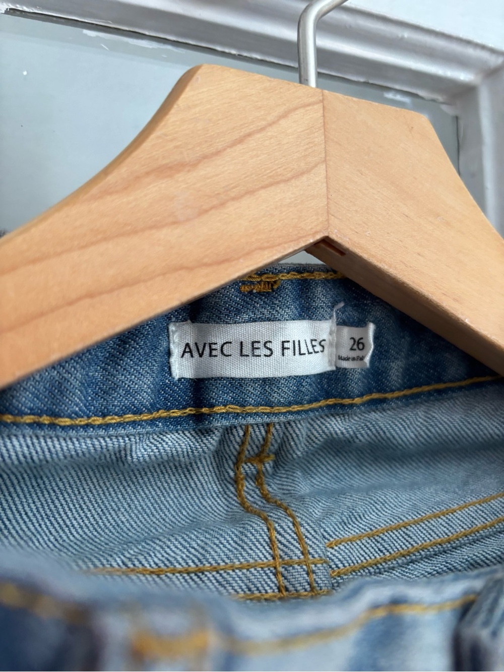 Avec Les Filles Vintage Washed Denim - Size 26